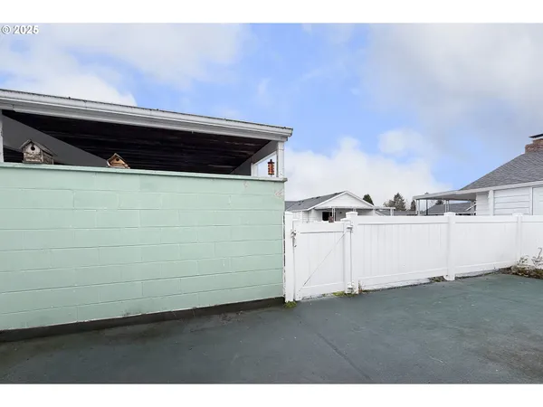 $219,500 | 579 Northeast Fleming Avenue, Unit C41, Gresham, OR 97030