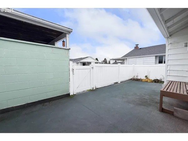 $219,500 | 579 Northeast Fleming Avenue, Unit C41, Gresham, OR 97030