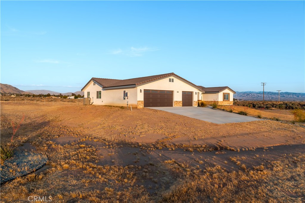 16925 Nanticoke Road Apple Valley, CA 92307 - Photo 4 of 87
