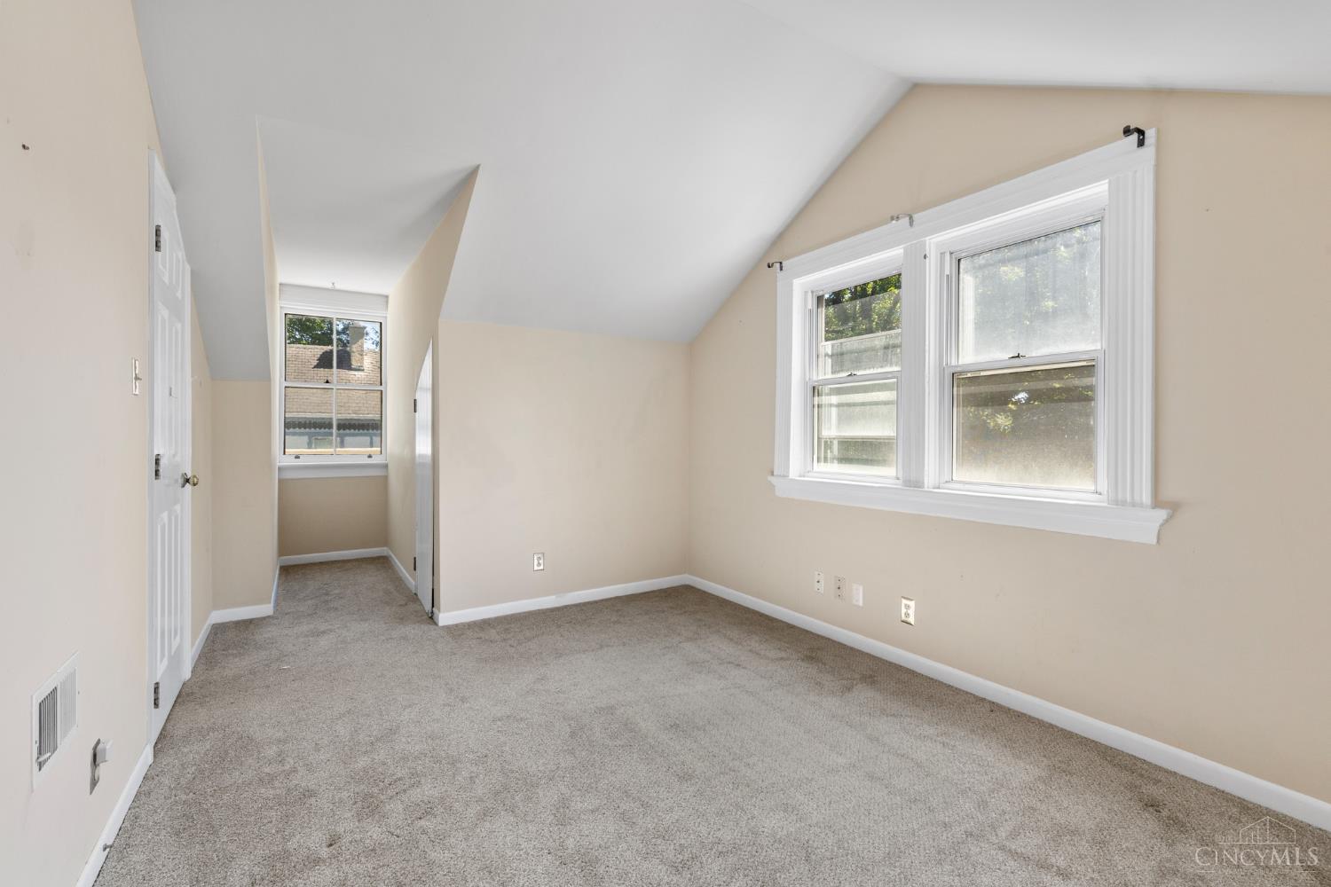 1 Moyer Place Cincinnati, OH 45226 - Photo 20 of 35
