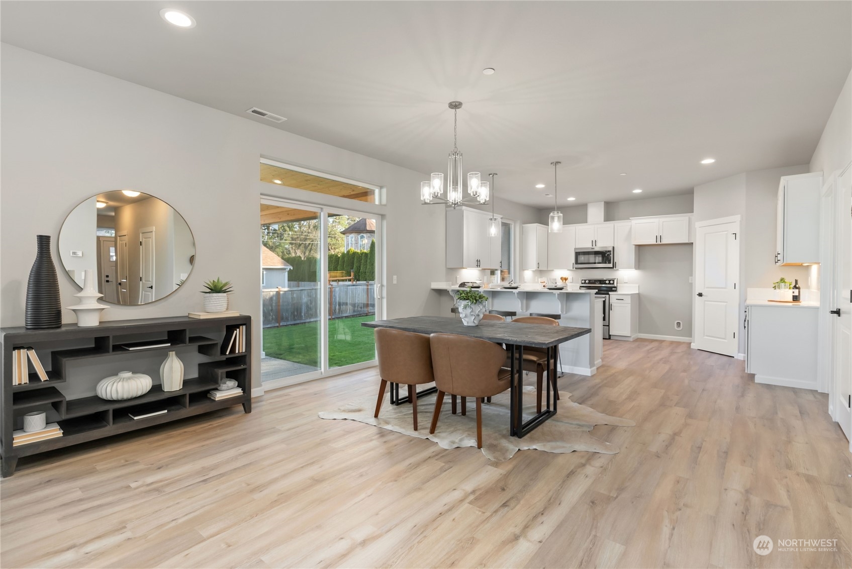 9828 Meadow Road Southwest Lakewood, WA 98499 - Photo 11 of 40