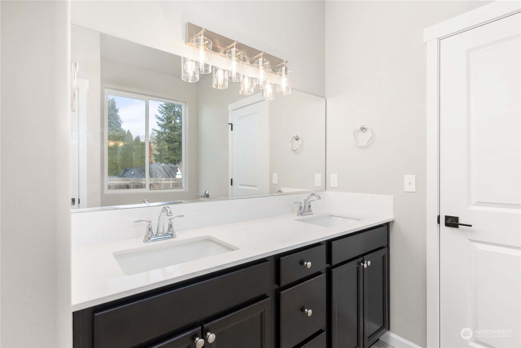 9828 Meadow Road Southwest Lakewood, WA 98499 - Photo 19 of 40