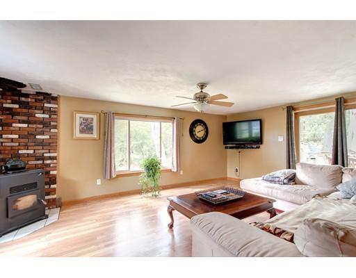 15 Bailey Road Oxford, MA 01540 - Photo 5 of 19 Gallery Image 5