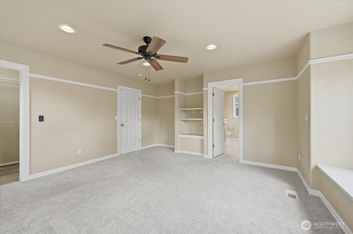 10217 Southeast 237th Street Kent, WA 98031 - Photo 11 of 22