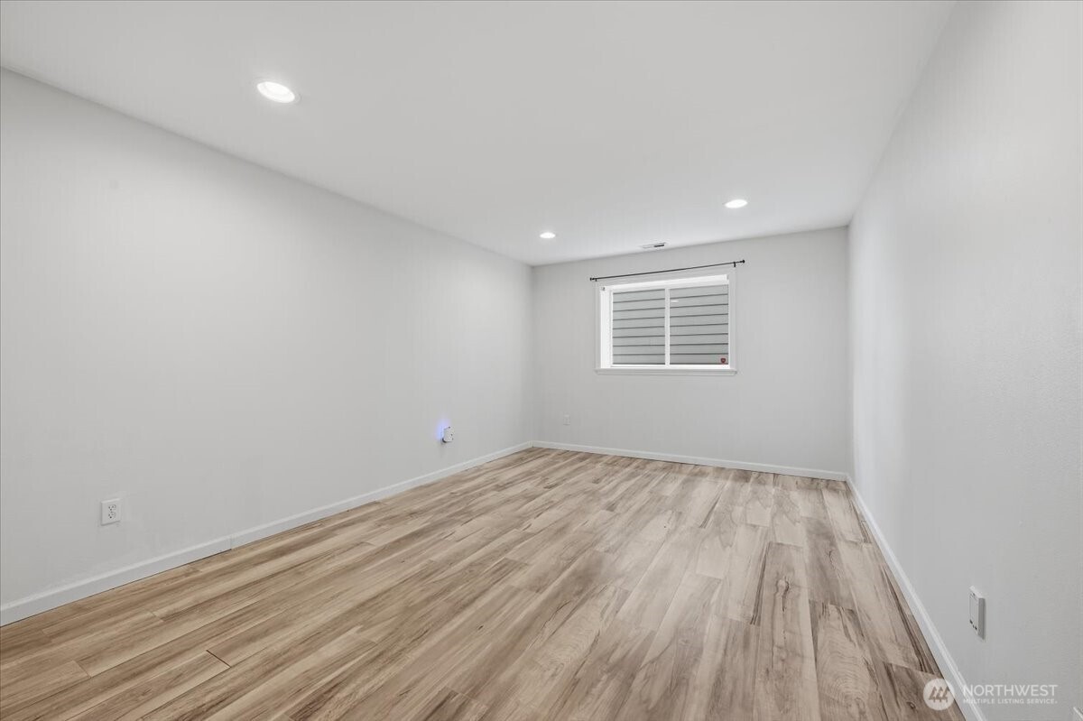 10217 Southeast 237th Street Kent, WA 98031 - Photo 21 of 22