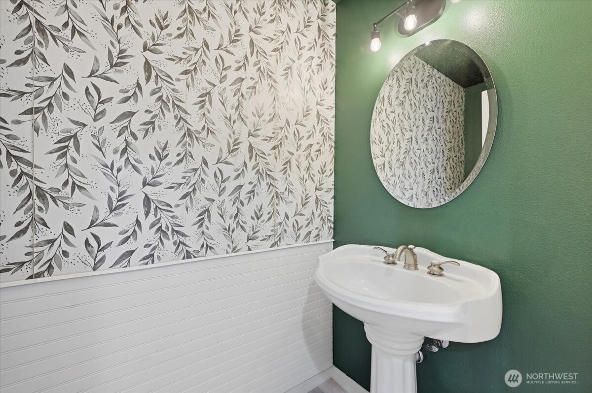 10217 Southeast 237th Street Kent, WA 98031 - Photo 3 of 22