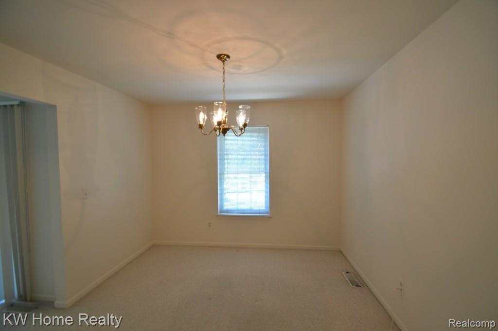29656 Middlebelt Road, Unit 2402 Farmington Hills, MI 48334 - Photo 14 of 36