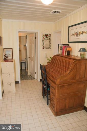8011 Redstone Road Kingsville, MD 21087 - Photo 13 of 30 Hallway