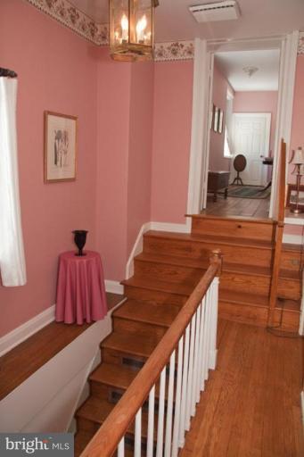 8011 Redstone Road Kingsville, MD 21087 - Photo 25 of 30 Staircase