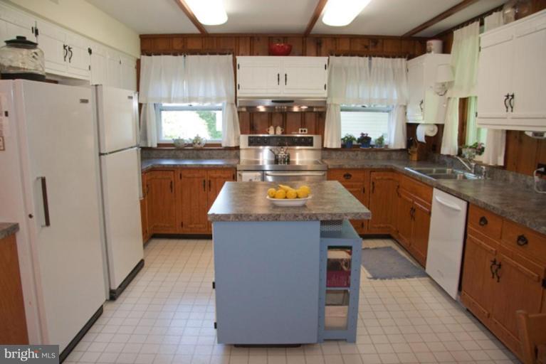 8011 Redstone Road Kingsville, MD 21087 - Photo 8 of 30 Kitchen #2