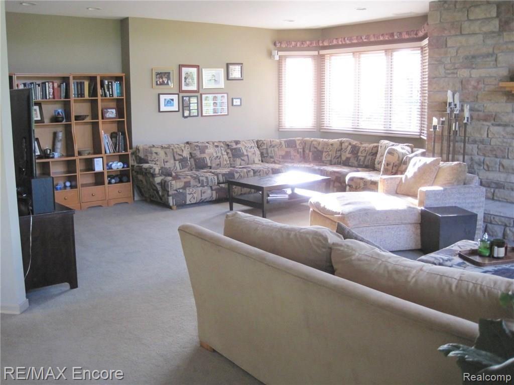 6787 Oakhurst Ridge Road Clarkston, MI 48348 - Photo 12 of 37 Great Room View 2