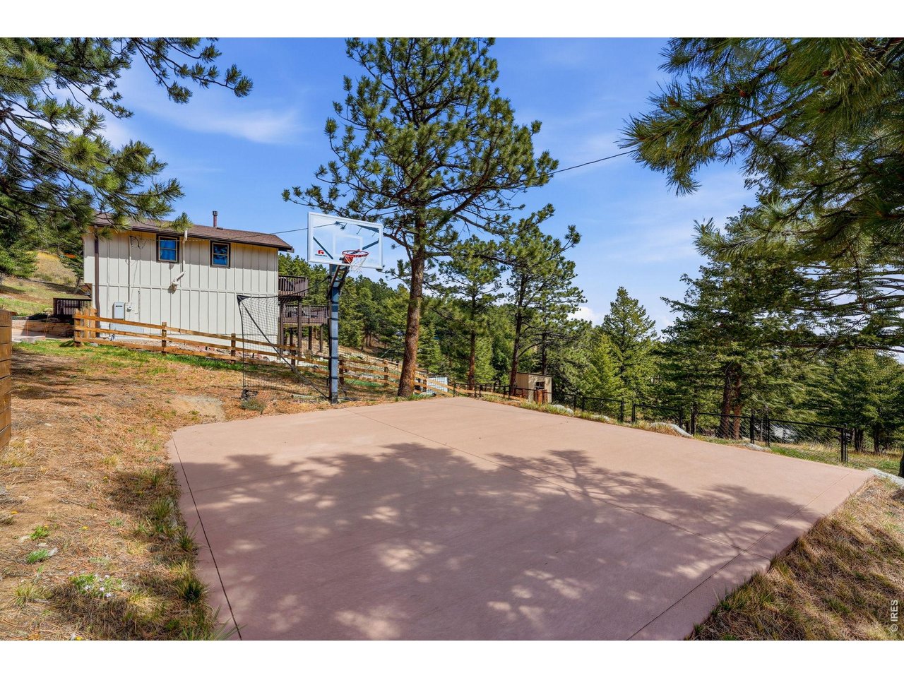 101 Canon View Road Boulder, CO 80302 - Photo 38 of 49 Basketball court