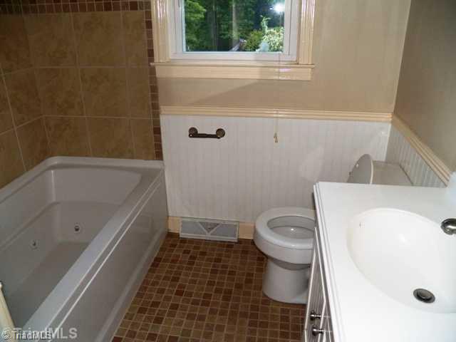 527 Motor Road Winston-Salem, NC 27105 - Photo 5 of 10 Other Bath.