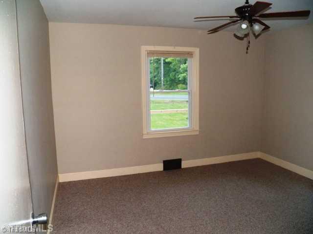 527 Motor Road Winston-Salem, NC 27105 - Photo 7 of 10 2nd Bedroom.