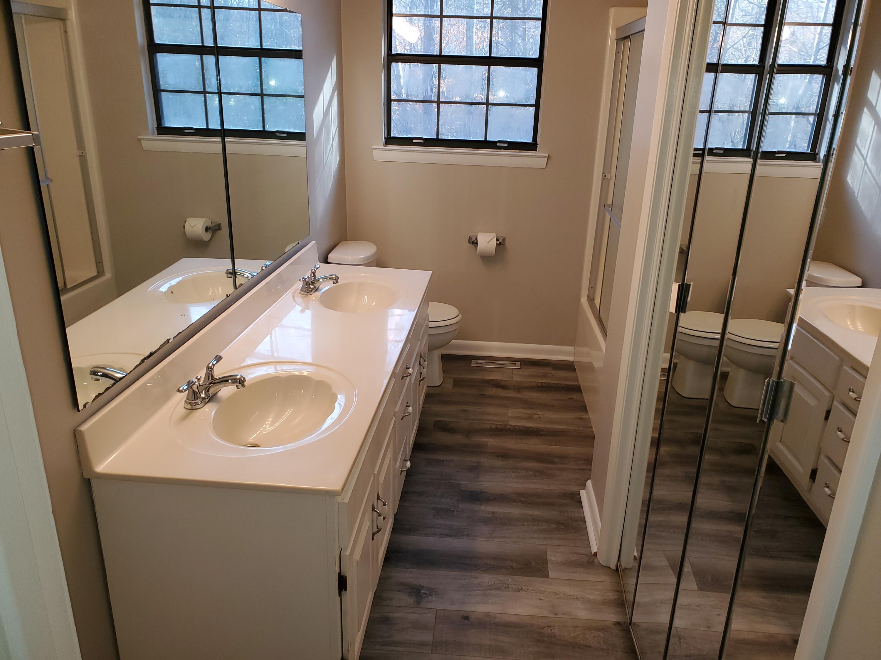 484 Jacobs Road Ringgold, GA 30736 - Photo 16 of 20 Hall Bath2