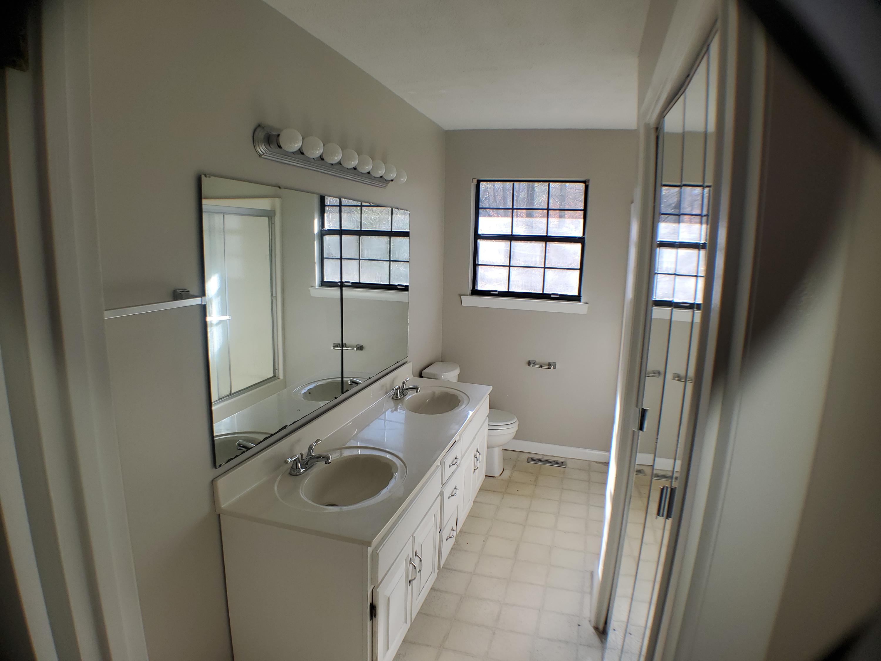 484 Jacobs Road Ringgold, GA 30736 - Photo 7 of 20 Hall Bath