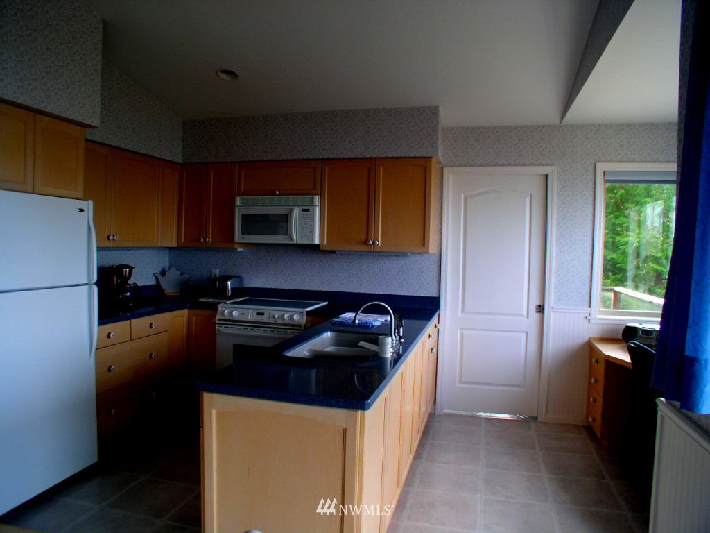 253 McCurdy Point Road Port Townsend, WA 98368 - Photo 8 of 15 Gallery Image 8