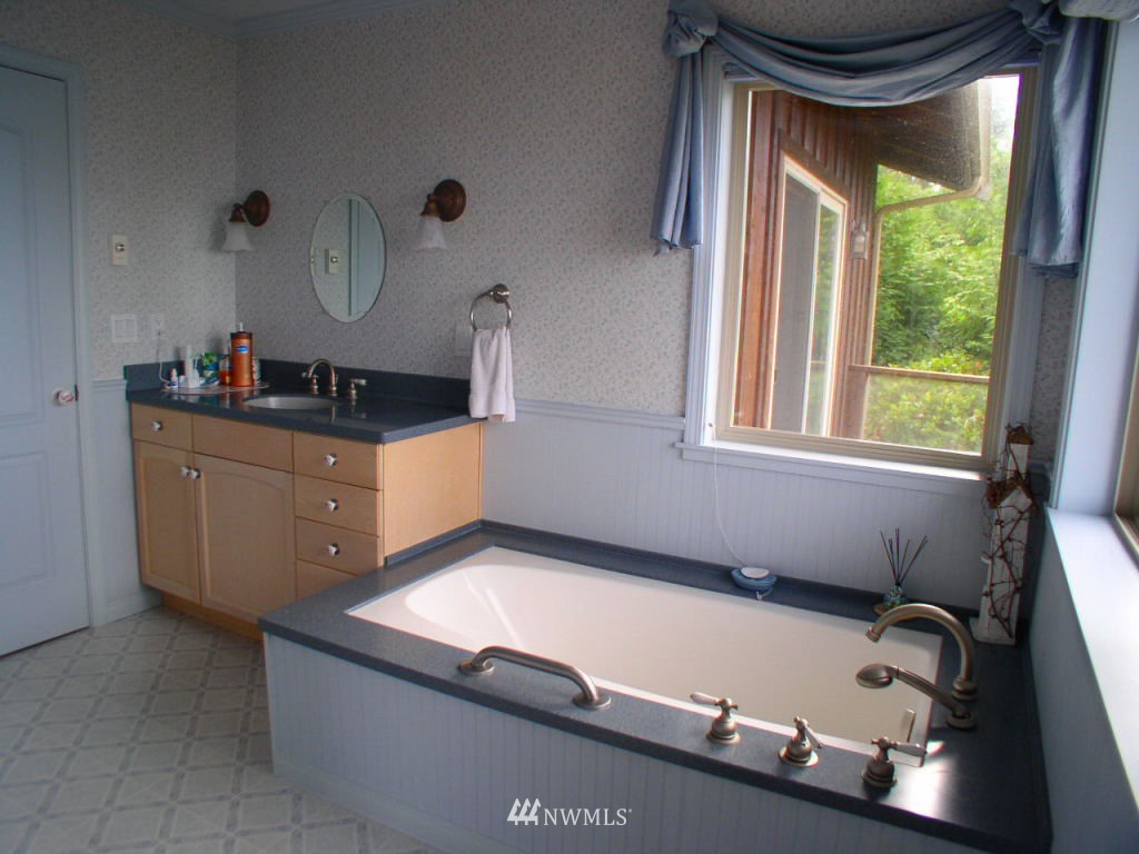253 McCurdy Point Road Port Townsend, WA 98368 - Photo 9 of 15 Gallery Image 9