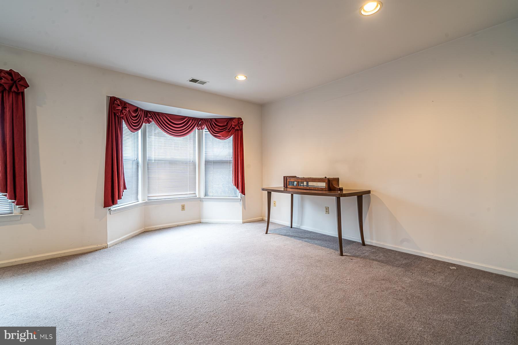 1262 Forest Road Whitehall, PA 18052 - Photo 11 of 24 Gallery Image 11