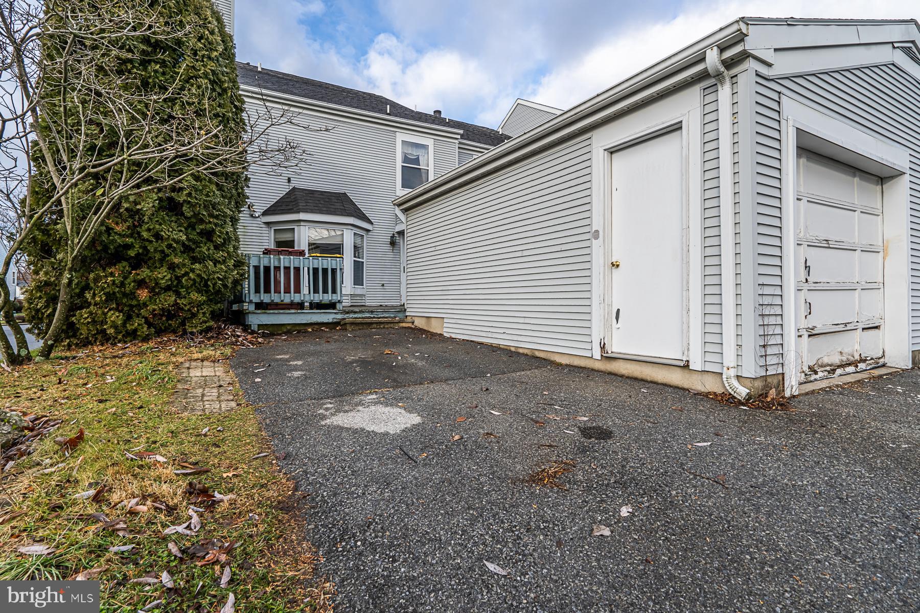 1262 Forest Road Whitehall, PA 18052 - Photo 5 of 24 Gallery Image 5