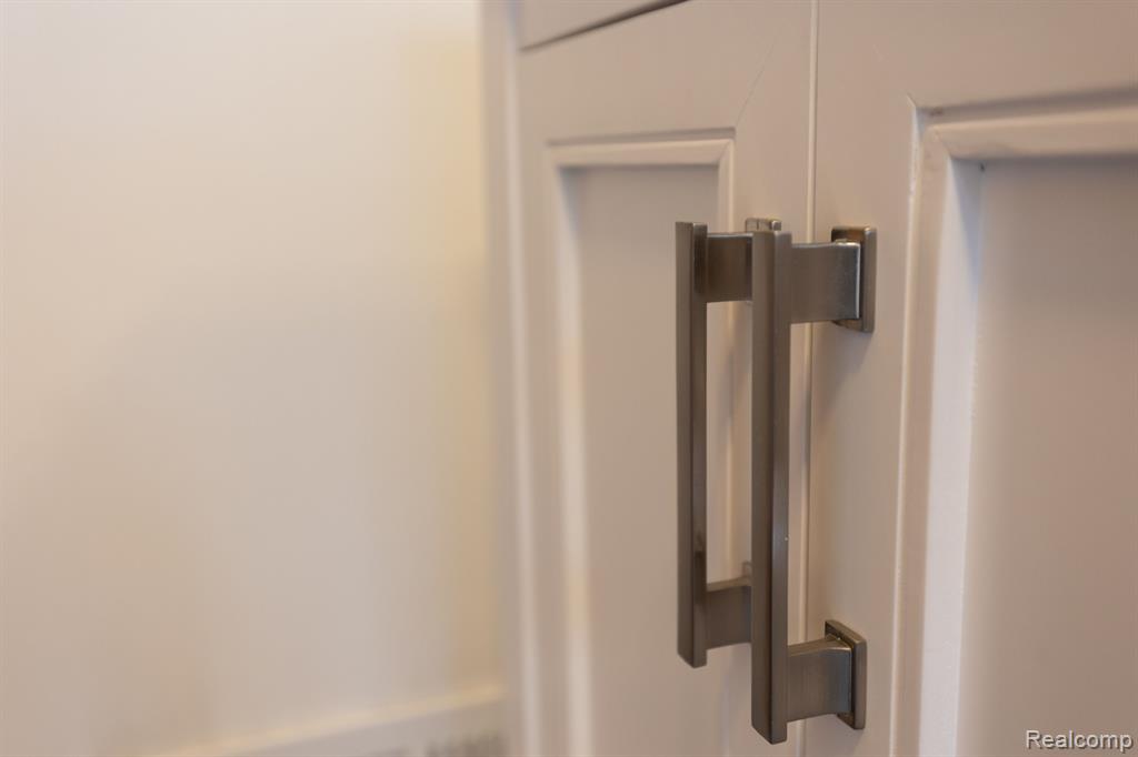1361 Miller Road Lake Orion, MI 48362 - Photo 17 of 30 Gallery Image 17