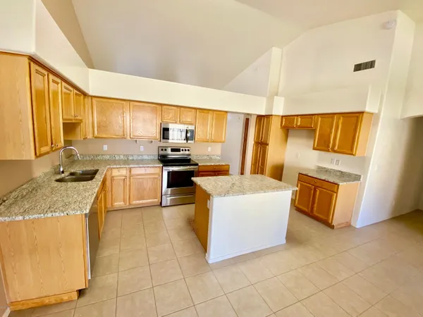 $2,100 | 1362 East Cullumber Street, Gilbert, AZ 85234