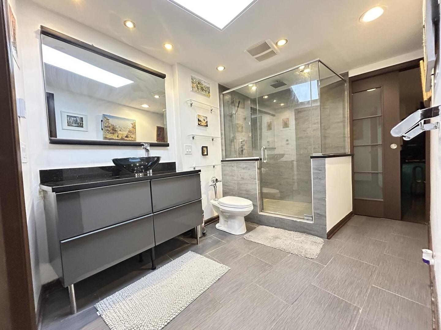 300 North State Street, Unit 2910 Chicago, IL 60654 - Photo 13 of 22