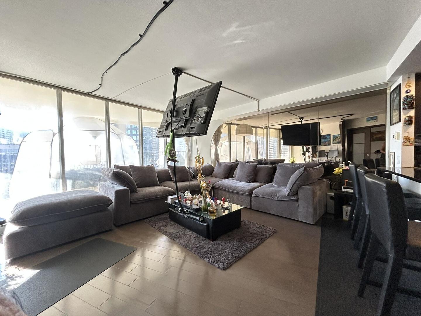 300 North State Street, Unit 2910 Chicago, IL 60654 - Photo 4 of 22
