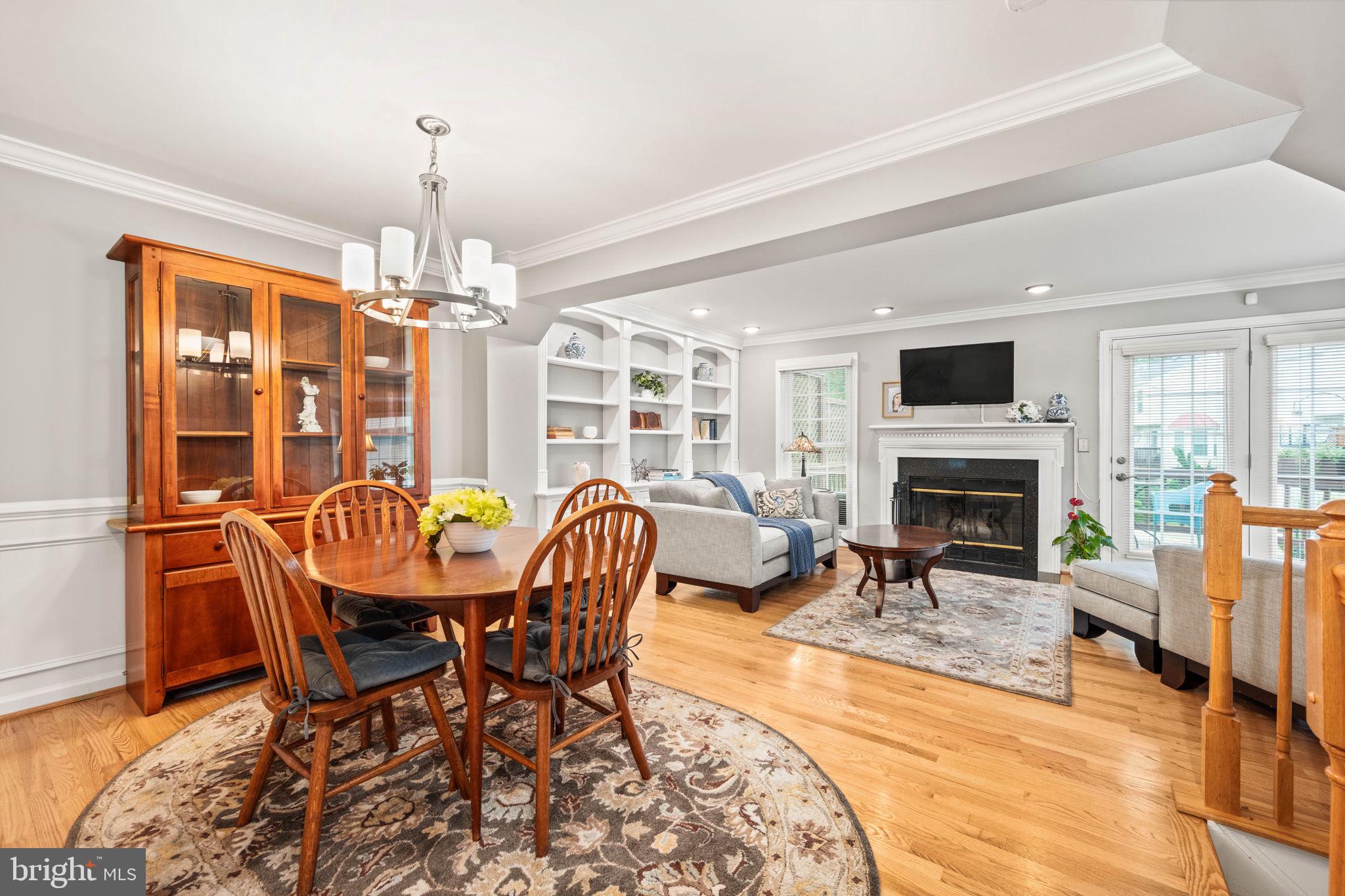 913 Rolfe Place Alexandria, VA 22314 - Photo 8 of 49 Up to the main level, is comfort and style