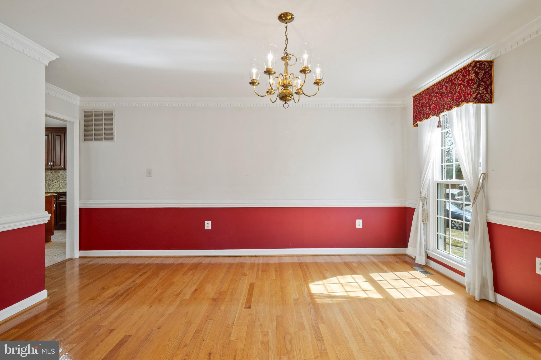 109 Englefield Drive Gaithersburg, MD 20878 - Photo 20 of 67 a view of empty room with wooden floor