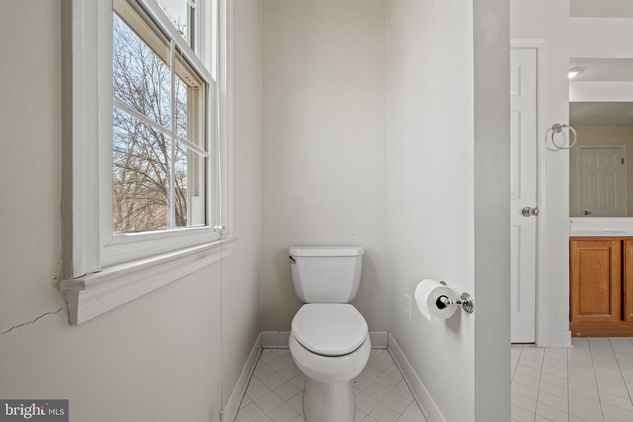 109 Englefield Drive Gaithersburg, MD 20878 - Photo 46 of 67 a bathroom with a toilet and a shower