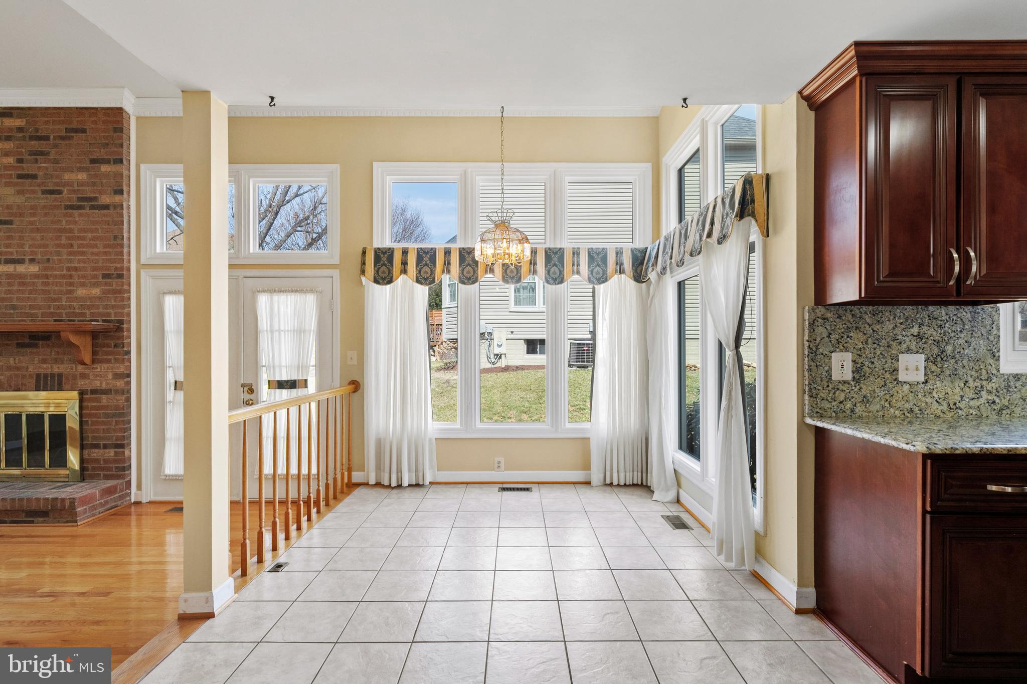 109 Englefield Drive Gaithersburg, MD 20878 - Photo 9 of 67 a view of a interior of the house