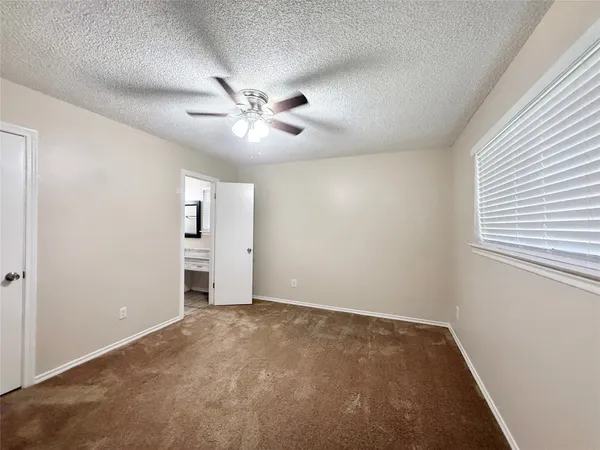 $1,950 | 109 Houston Street, Angleton, TX 77515