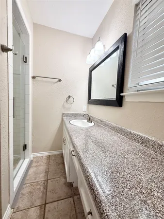 $1,950 | 109 Houston Street, Angleton, TX 77515