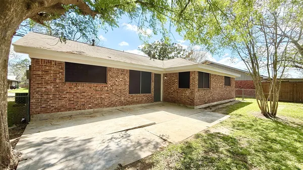 $1,950 | 109 Houston Street, Angleton, TX 77515