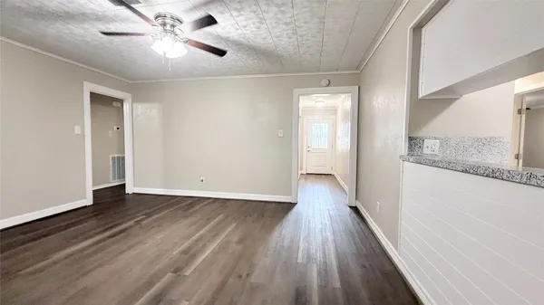 $1,995 | 109 Houston Street, Angleton, TX 77515