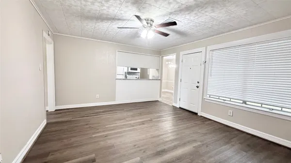 $1,950 | 109 Houston Street, Angleton, TX 77515