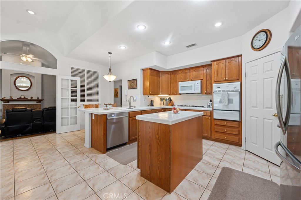 14282 Rock Place Riverside, CA 92503 - Photo 11 of 41