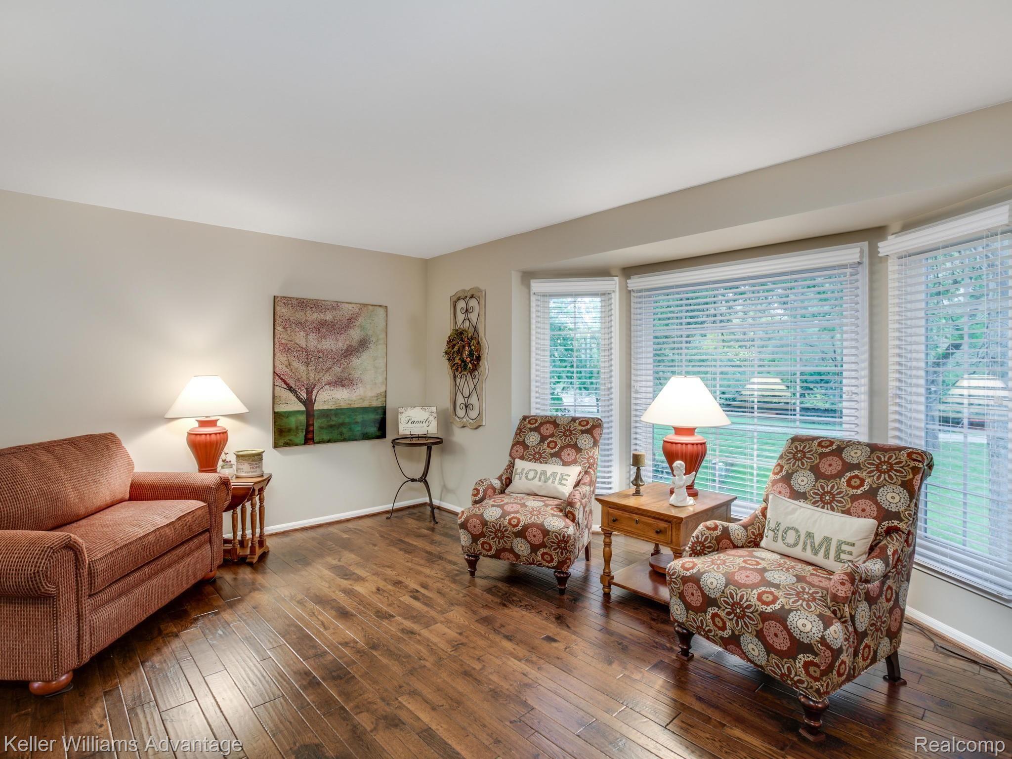 17166 Wayne Road Livonia, MI 48152 - Photo 8 of 27 17166 Wayne Rd Livonia MI-033-033-17166 Wayne Rd0033-MLS_Size.jpg