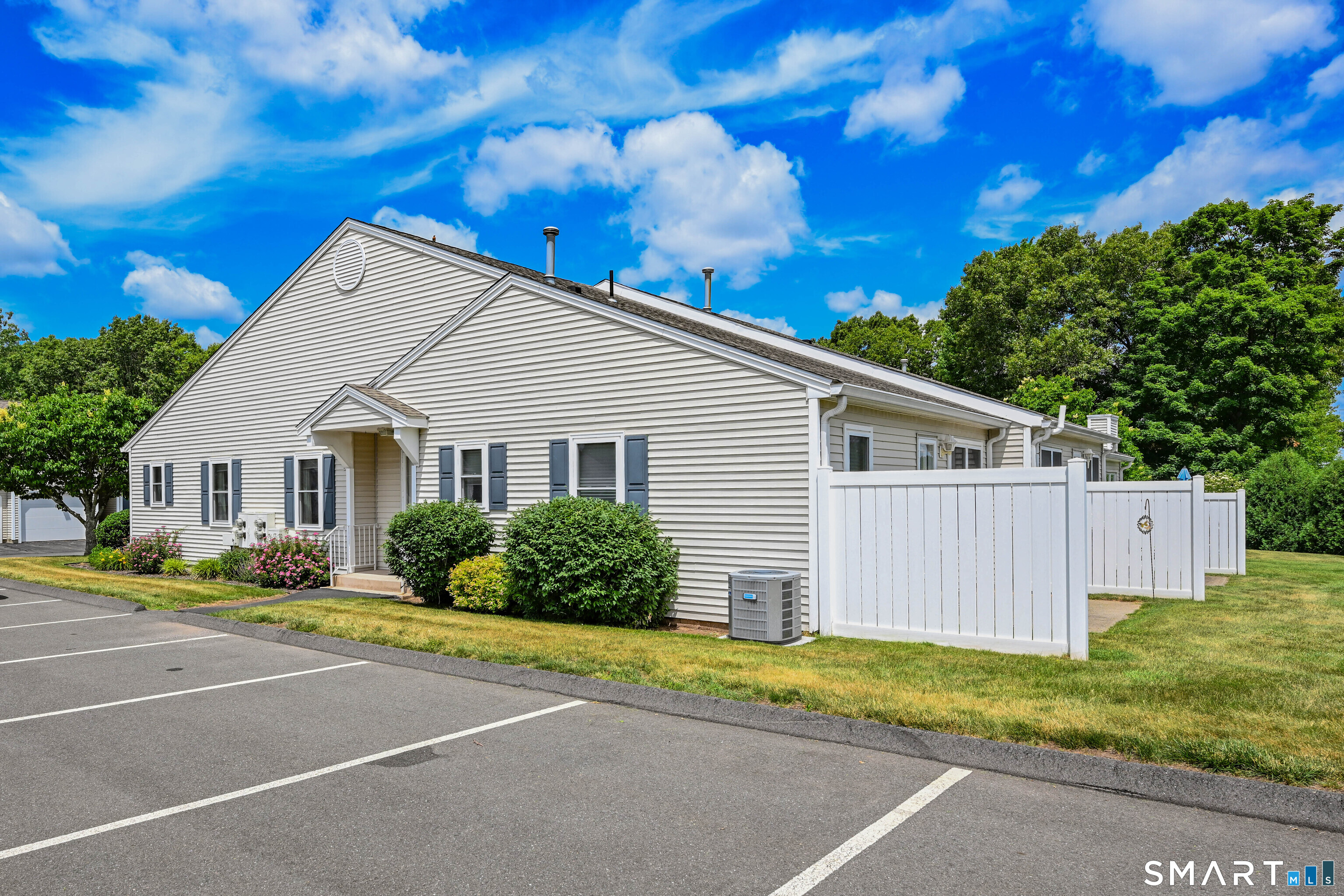 621 Overlook Path, Unit 621 Southington, CT 06489 - Photo 2 of 34