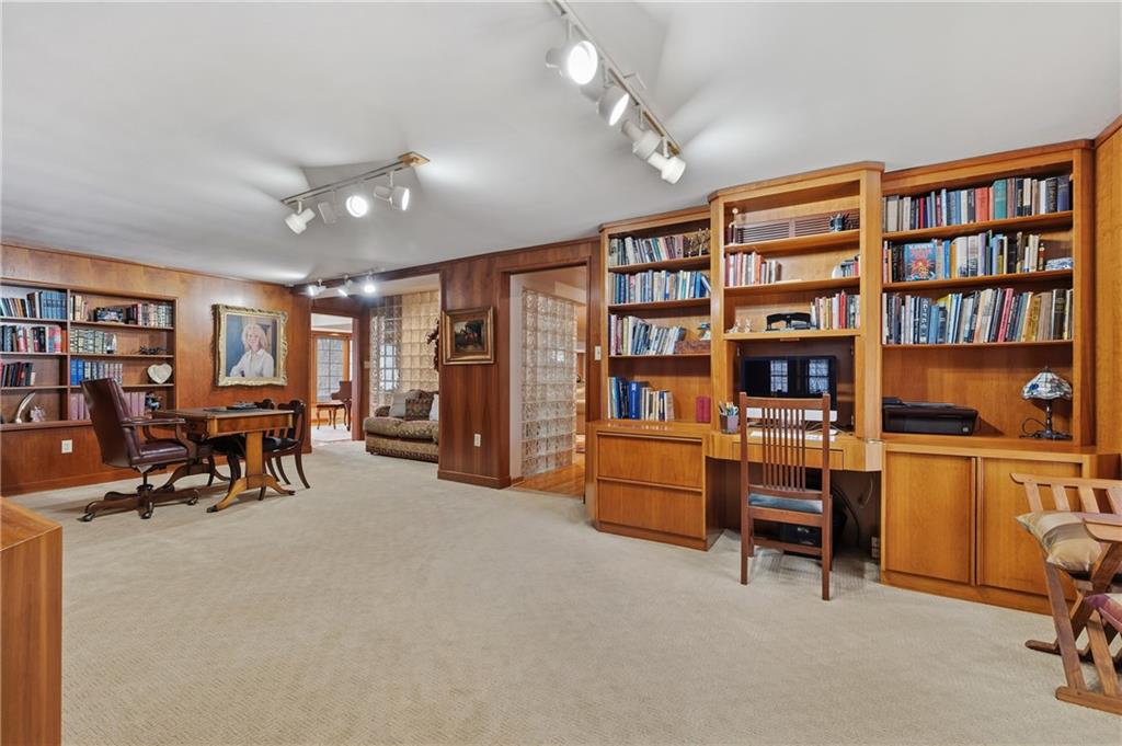 337 Fox Chapel Road Pittsburgh, PA 15238 - Photo 21 of 40