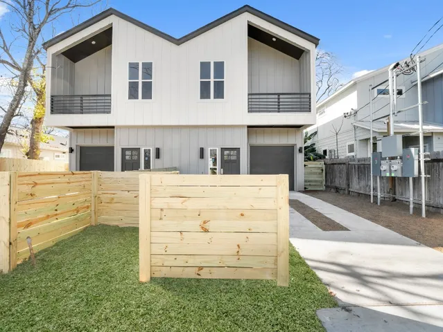 $699,900 | 4801 Sara Drive, Unit B, Austin, TX 78721