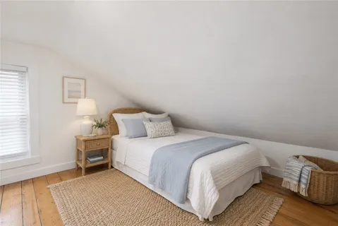 $3,700 | 23 Holland Street, Unit 2, Newport, RI 02840