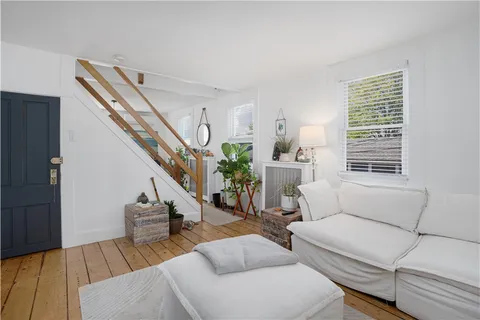 $3,700 | 23 Holland Street, Unit 2, Newport, RI 02840