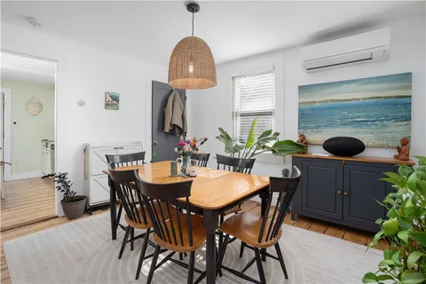 $3,700 | 23 Holland Street, Unit 2, Newport, RI 02840