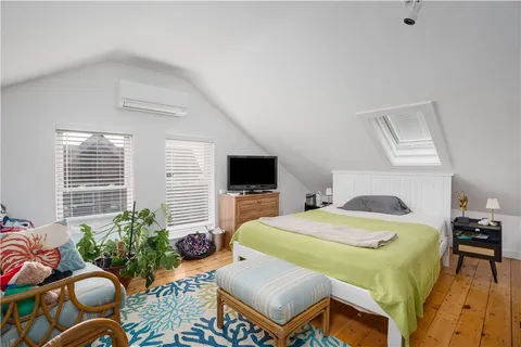 $3,700 | 23 Holland Street, Unit 2, Newport, RI 02840