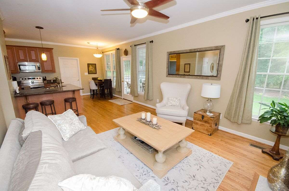 1702 Cheshire Bridge Road Durham, NC 27712 - Photo 8 of 24 Living Room