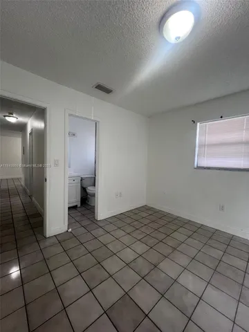 $2,050 | Hialeah, Hialeah, FL 33016