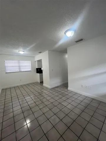 $2,050 | Hialeah, Hialeah, FL 33016