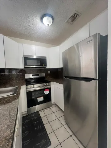 $2,050 | Hialeah, Hialeah, FL 33016